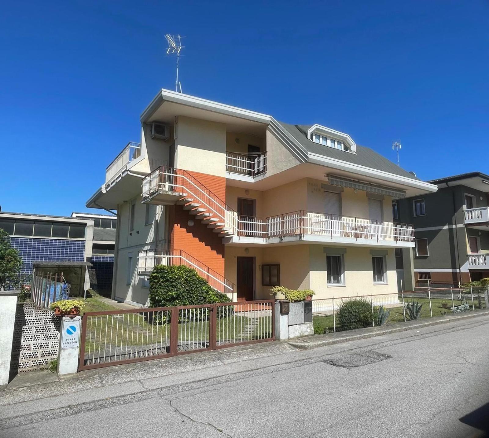 Appartamento Villa Asio リニャーノ・サッビアドーロ エクステリア 写真